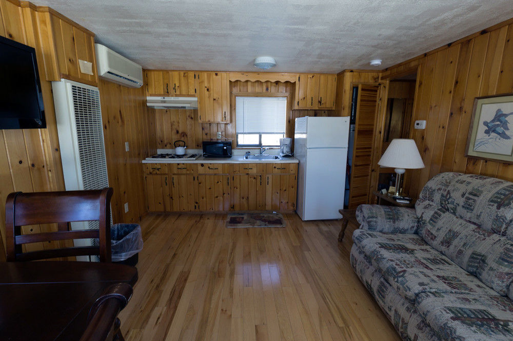 Crystal Lake Resort Beulah Extérieur photo